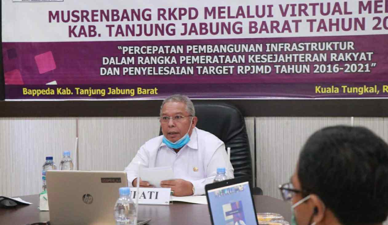 Bupati Safrial saat Musrenbang via video conference