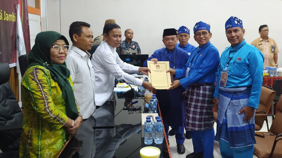 Penyerahan berkas Bacaleg DPW PAN Jambi ke KPU, Jumat (12/5)