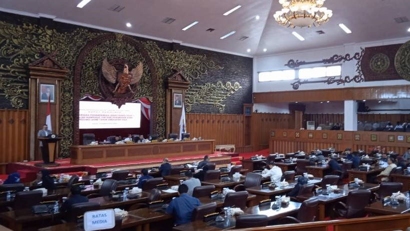 Suasana Rapat Paripurna dengan Agenda Pemandangan Umum Rapnperda Perubahan APBD tahun 2022