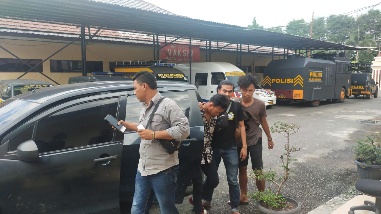 Pelaku pembunagan bayi dalam tas di Merangin saat diamankan polisi