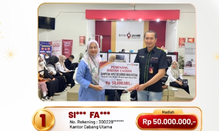Nasabah KCU Bank Jambi, Siti Fatimah mengantongi hadiah Rp50 juta Simpeda nasioanal 2026
