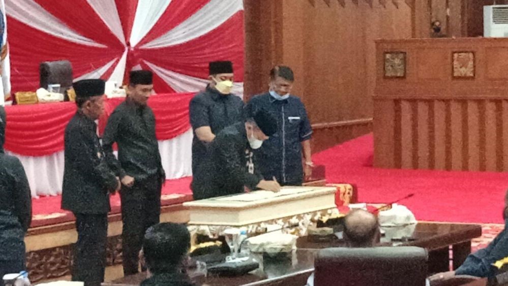 Penandatanganan KUA PPAS DPRD dan Pemprov Jambi