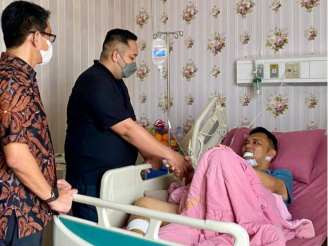 Waka Pinto jenguk Kapolda Jambi di Jakarta, Minggu (5/3)