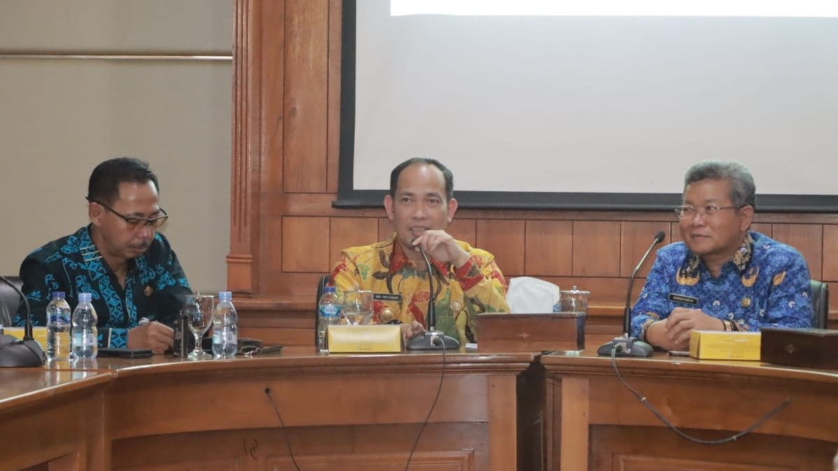 Pjs Bupati Tanjab Barat kunjungi Sragen