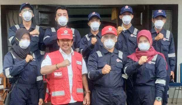PMI Sarolangun saat akan lakukan penyemprotan desinfektan