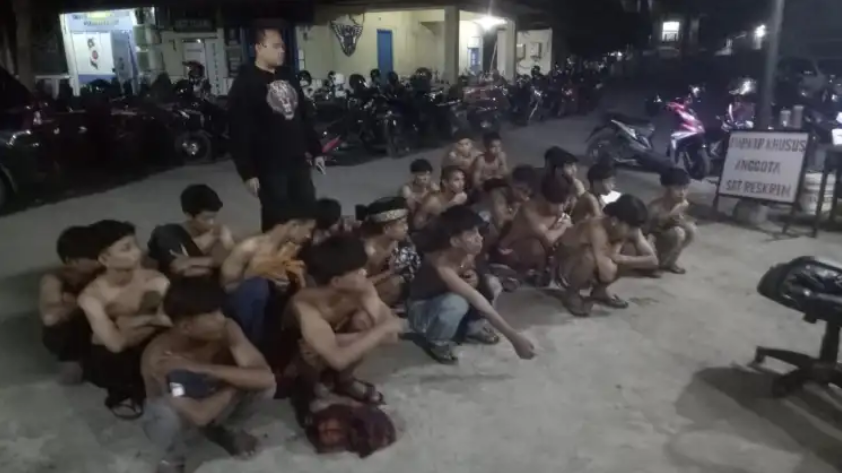 Polisi saat amankan puluhan pemuda yang diduga hendak tawuran di Kota Jambi