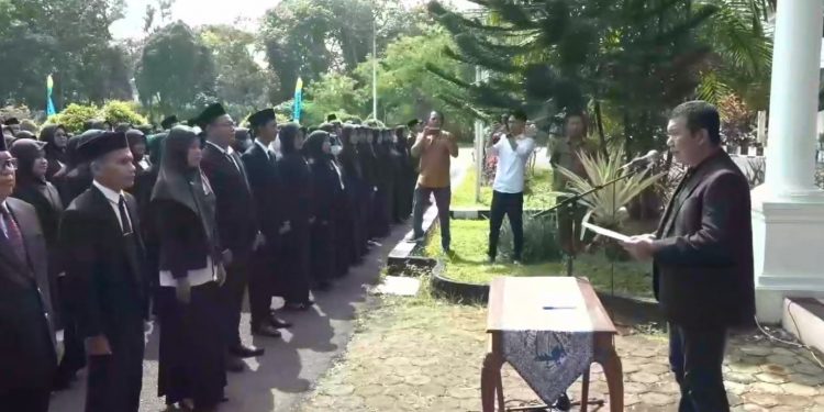 Romi saat lantik pejabat fungsional Tanjab Timur