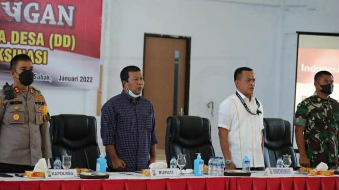 Bupati Romi saat ikuti rapat asistensi DD