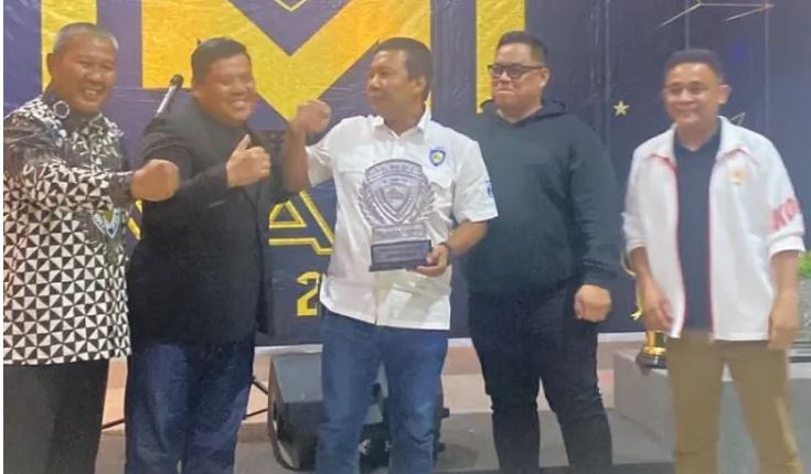 Romi Hariyanto terima penghargaan IMI Awards