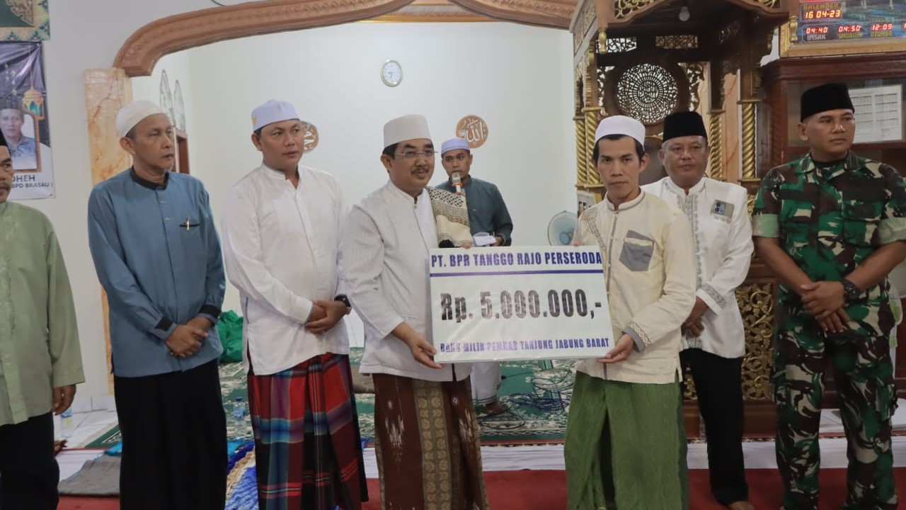 Anwar Sadat Safari Ramadhan ke Desa Brasau Kecamatan Tungkal Ulu, Minggu (16/4)