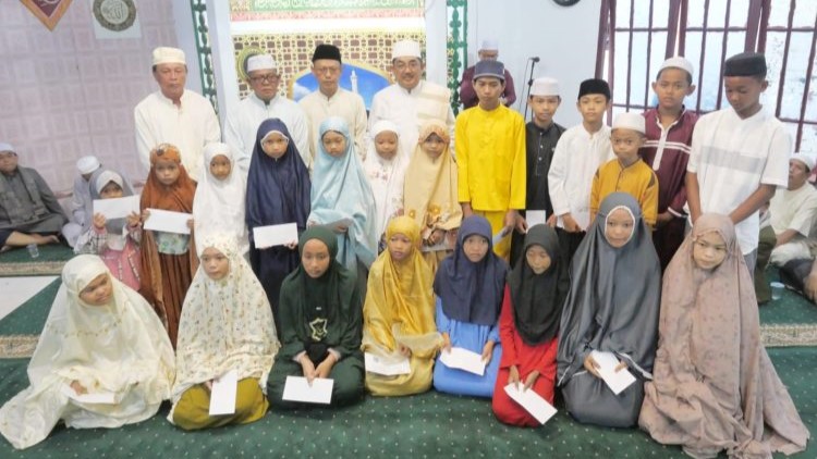 Anwar Sadat laksanakan safari subuh di Masjid Ridhwaniyah Kuala Tungkal, Jumat (2/2)