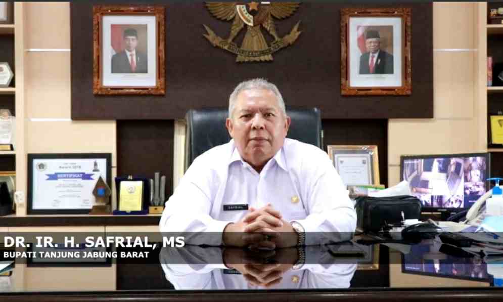 Bupati Tanjab Barat, Safrial