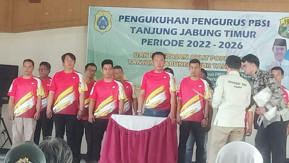 Sekda Sapril hadiri pengukuhan pengurus PBSI Tanjab Timur