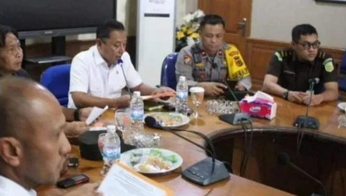 Sekda Sapril pimpin Rakor penetapan status siaga darurat bencana Karhutla, Rabu (8/3)