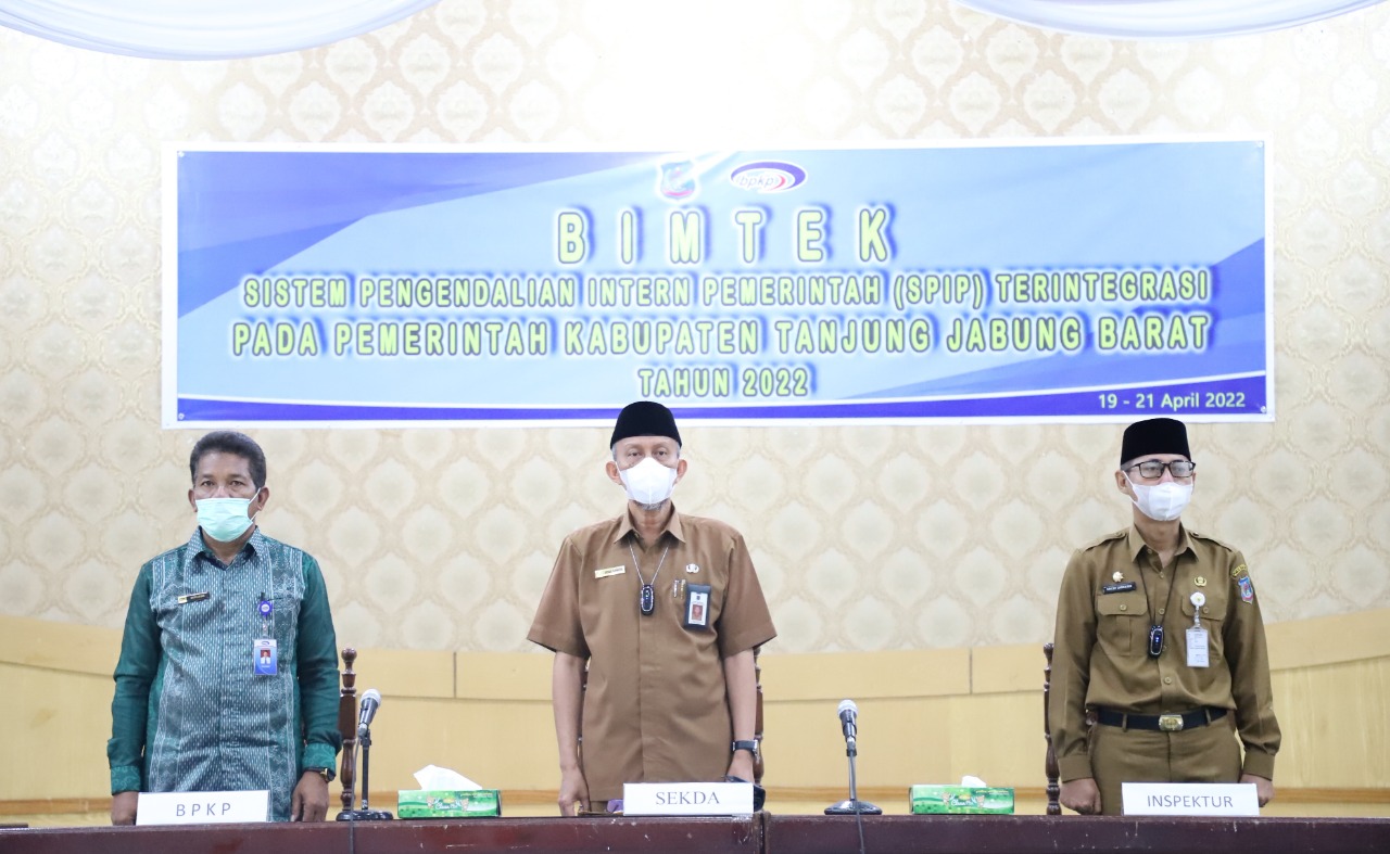 Sekda Agus Sanusi saat bimtek SPIP