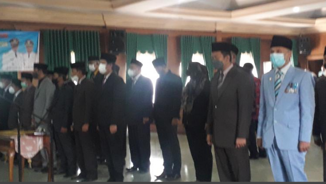 Sekda Sapril saat lantik pejabat eselon II dan III Pemkab Tanjab Timur