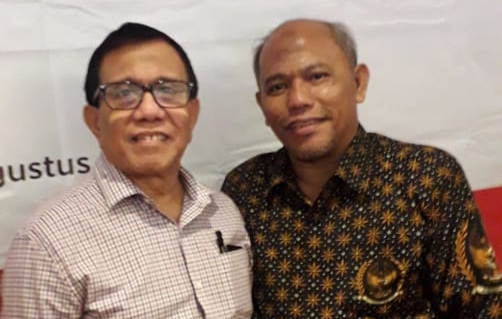 Zulfikar Tanjung bersama Wakil Ketua Dewan Pers Hendry Ch Bangun (kiri)