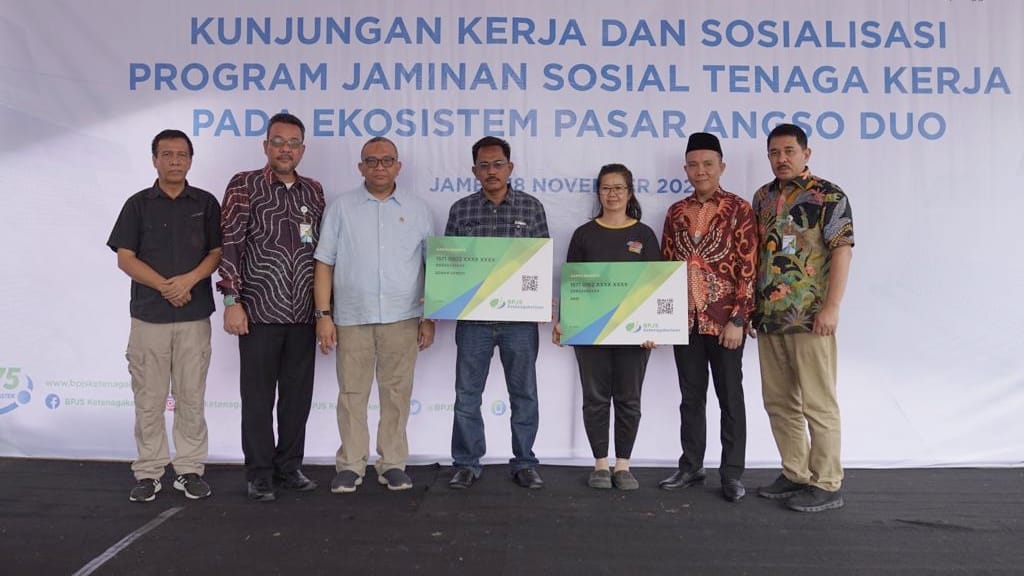 Wamen Afriansyah sosialisasi program BPJS Ketenagakerjaan di Pasar Angso Duo Jambi