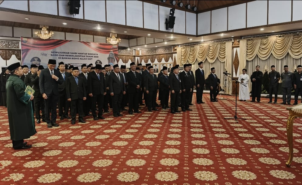 Sudirman saat lantik puluhan pejabat eselon II, III dan IV Pemprov Jambi