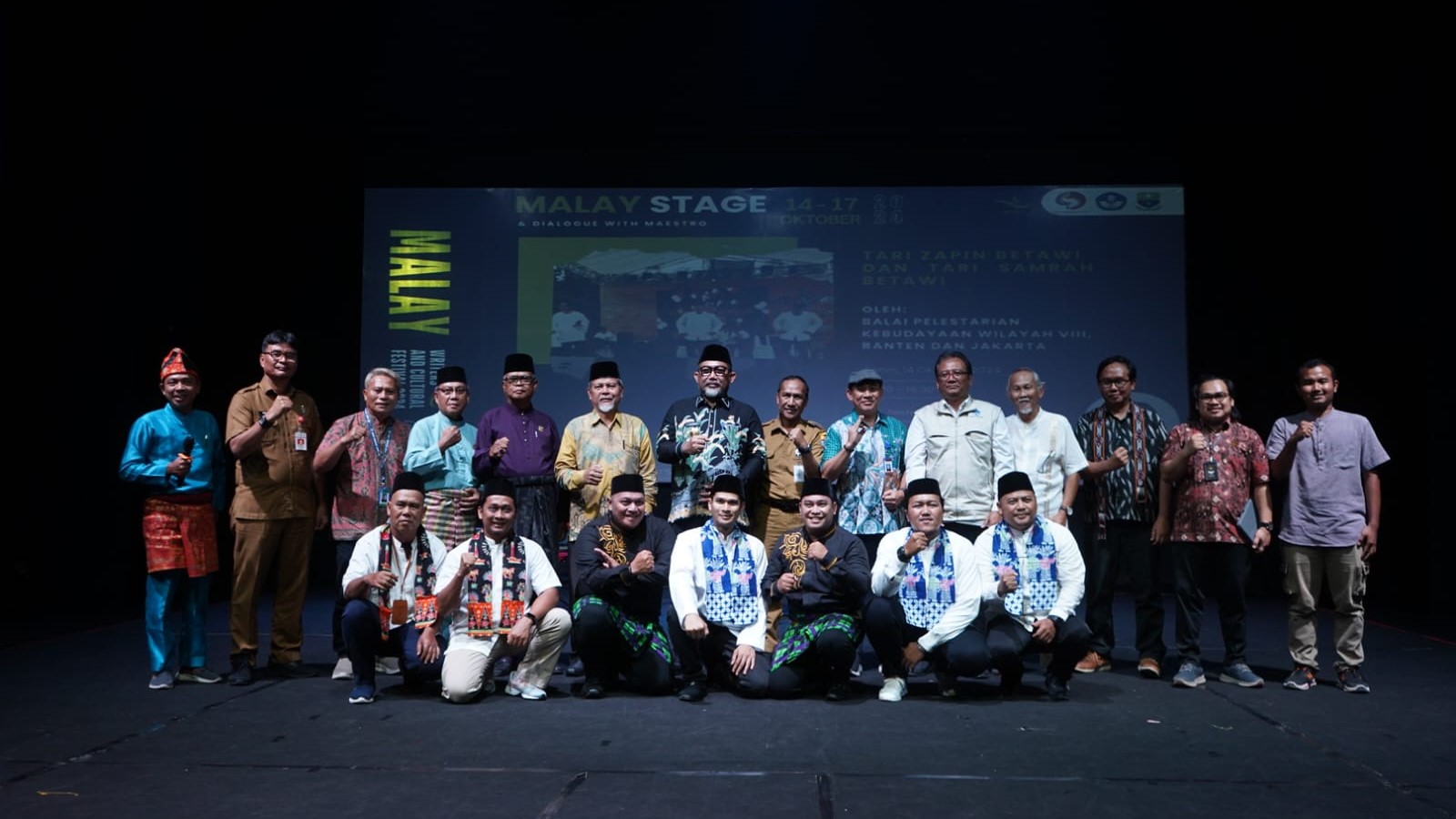 Sudirman saat membuka MWCF di rena Teater Taman Budaya Jambi, Senin (14/10)