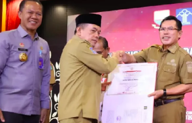 Pemkot Sungai Penuh terima penghargaan Kota Peduli HAM