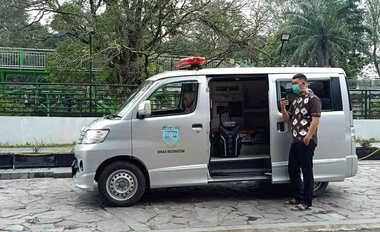 Tim Promosi Kesehatan Simpang IV Sipin saat turun ke masyarakat
