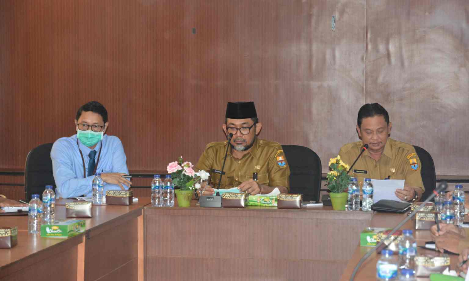 Pj Sekda Provinsi Jambi, Sudirman (tengah)