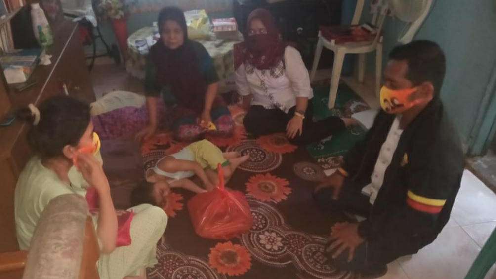 Tim Surya Cerah Jenguk Muhammad Sa'dan anak penderita autis