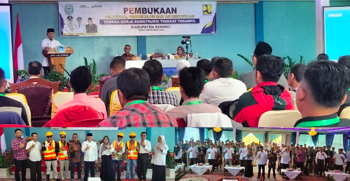 Adirozal buka pembekalan dan fasilitasi uji Sertifikasi tenaga kerja konstruksi di Kerinci