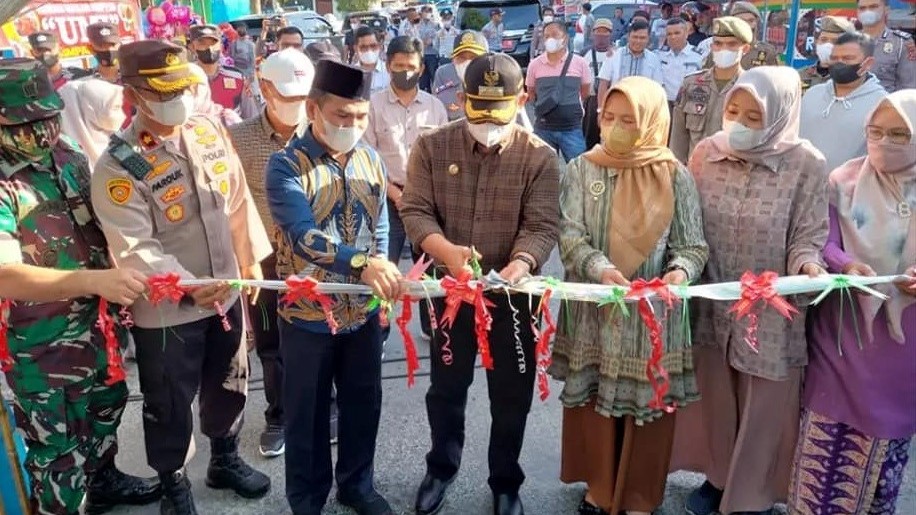 Walikota Ahmadi saat buka Pasar Ramadhan dan Pasar Mambo tahun 2022