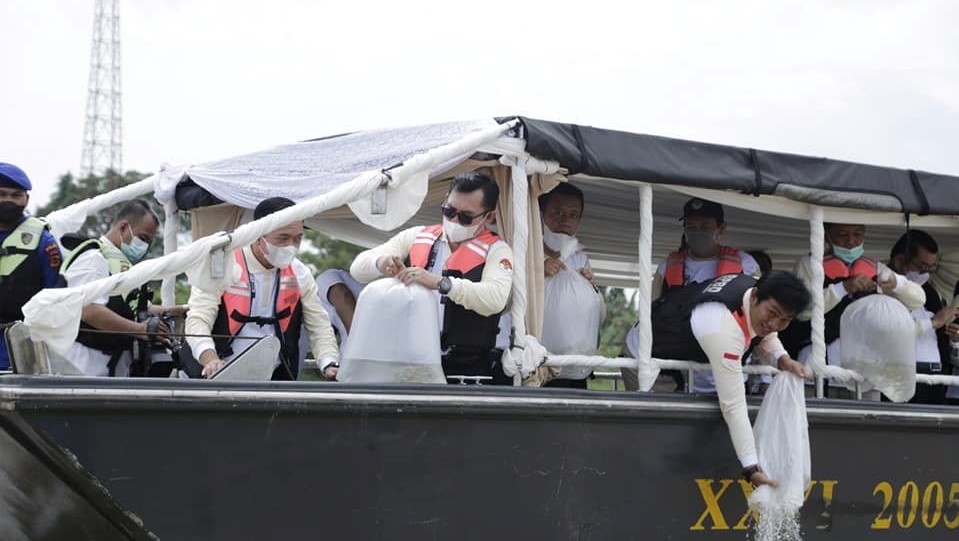 Walikota Ahmadi saat hadiri pencanangan gerakan sungai Batanghari bersih 