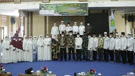 Walikota Ahmadi saat lantik dan kukuhkan pengurus IPHI Kota Sungai Penuh 