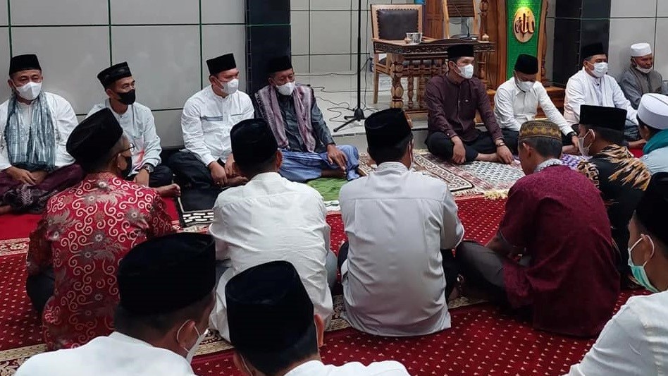 Walikota Ahmadi dan Wawako Antos saat dampingi tim safari Ramadhan Pemprov Jambi 