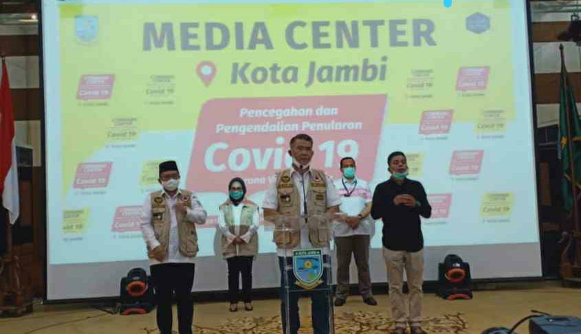Walikota Jambi, Sy Fasha saat gelar jumpa pers